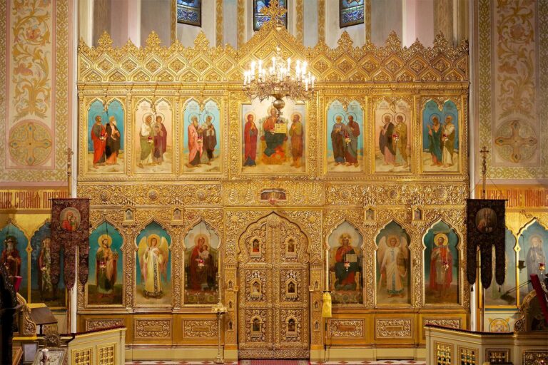 Иконостас собора