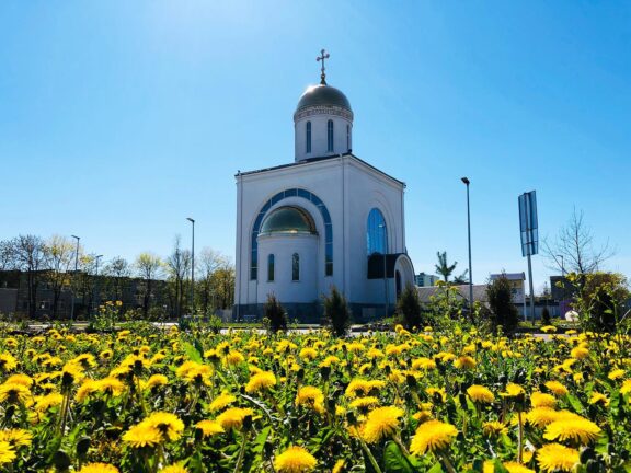Храм в честь святых двенадцати Апостолов, Нарва