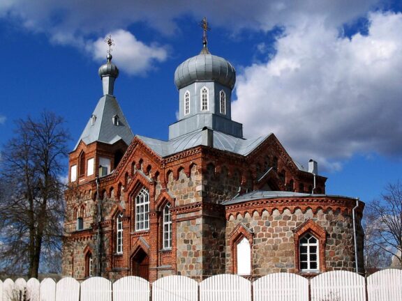 Храм в честь Святителя Николая архиепископа Мир Ликийских Чудотворца, Яама