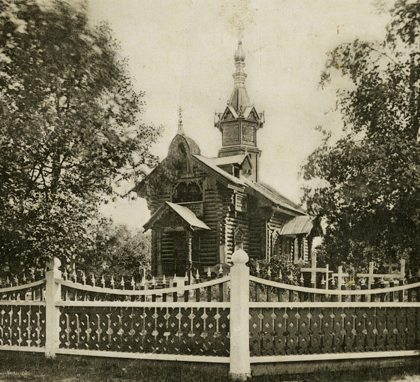 Первоначальный храм, который находился в деревне Мерикюла (построен в 1868 г.). Фото: http://sinimagedemuuseum.ee