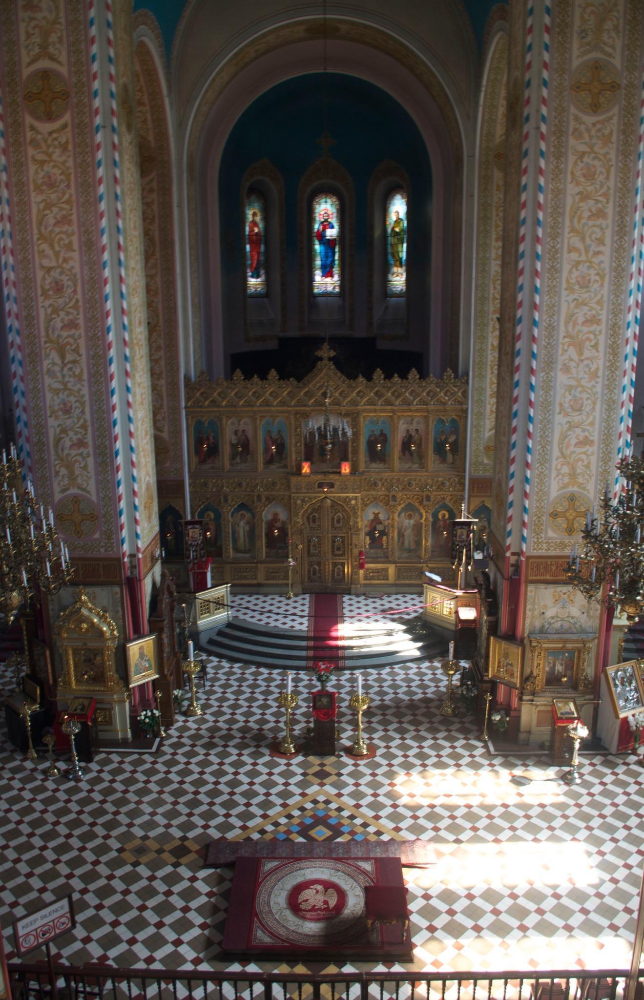 Вид на внутреннее убранство собора с хоров