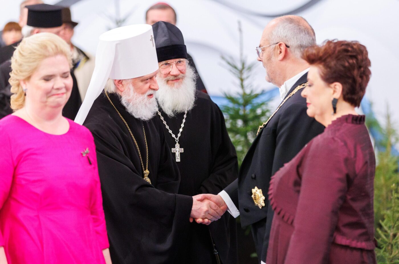 Президент Алар Карис приветствует митрополита Таллинского и всея Эстонии Евгения