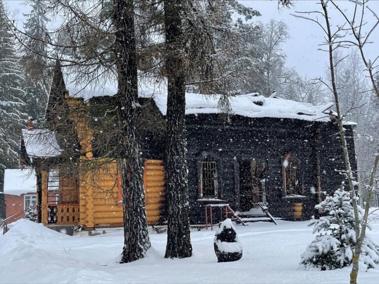 Здание храма Казанской иконы Божией Матери в Нарва-Йыэсуу после пожара 14.02.2021. Фото: Сергей Степанов/ERR