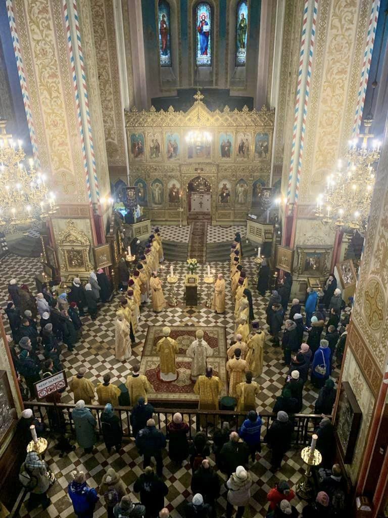 Божественная литургия в соборе в день памяти Эстонских святых