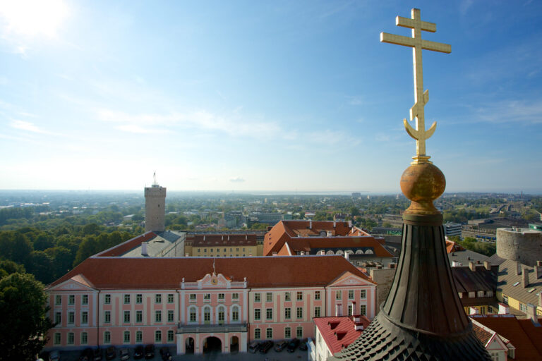 Вид на здание Парламента ЭР