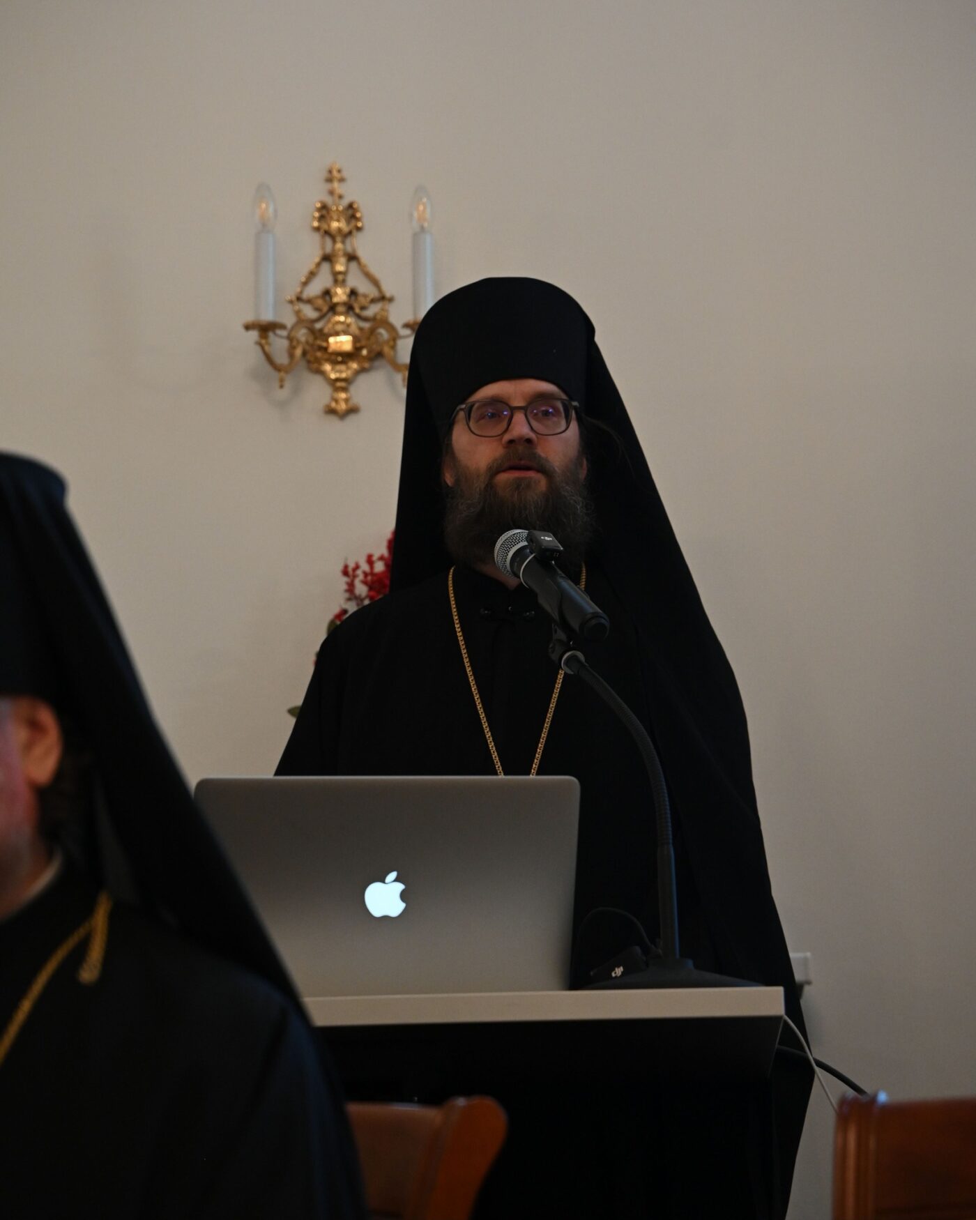 С докладом выступает епископ Тартуский Даниил