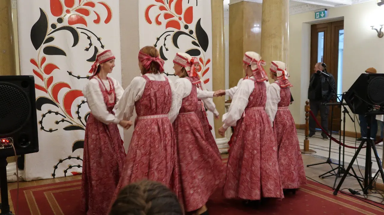Танцевальный коллектив «Горлица» (руководитель Юлия Гиберт)