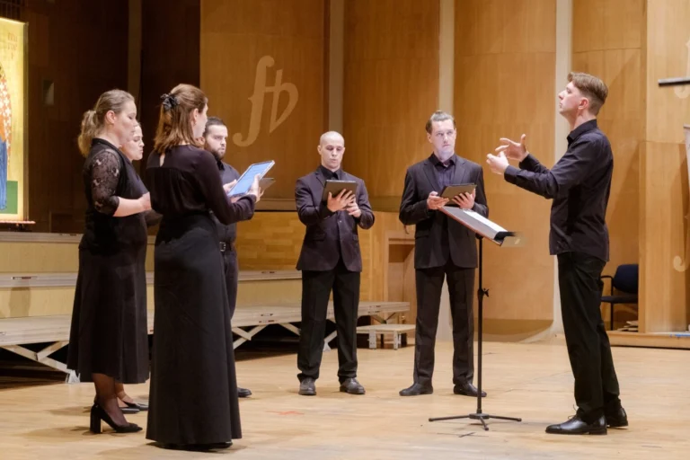 Выступление ансамбля Rejoice на гала-концерте фестиваля