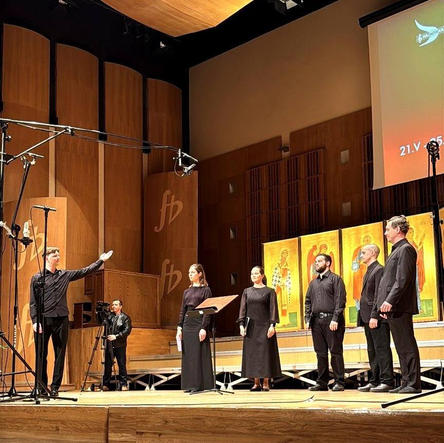 Выступление ансамбля Rejoice на гала-концерте фестиваля