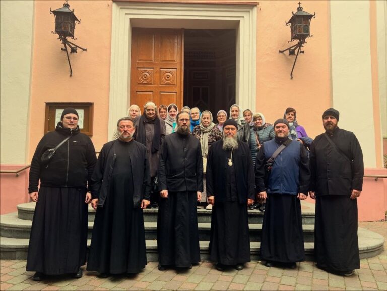 Группа прихожан ЭПХЦ во главе с епископом Даниилом совершила паломничество в Литву