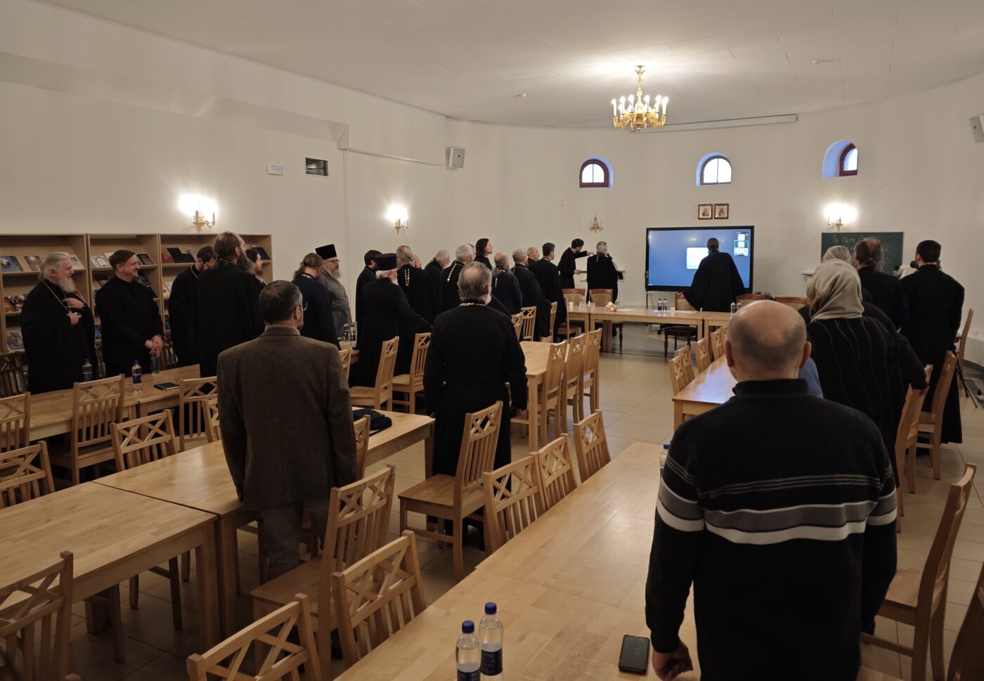 Молитва перед началом собрания